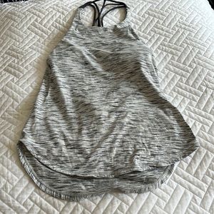 Lululemon free to be wild tank light great size 4
